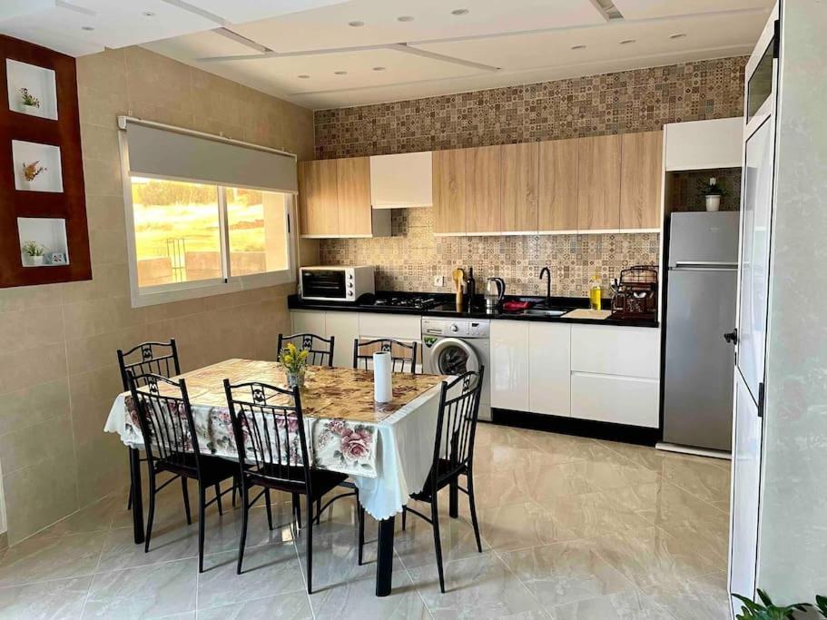 Appartement Pour Famille Avec Enfant الحسيمة المظهر الخارجي الصورة